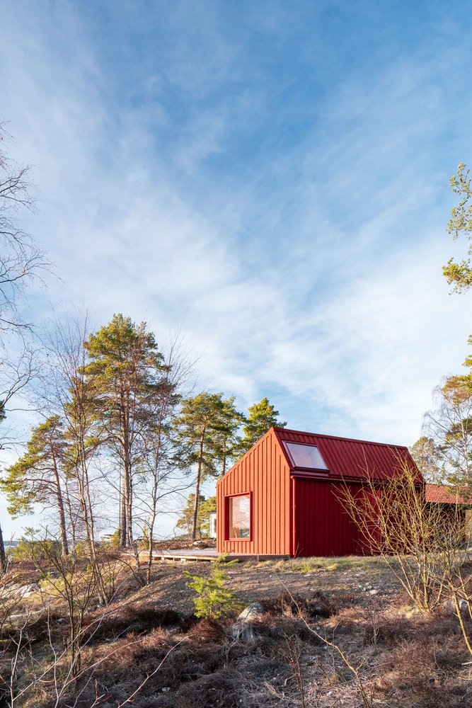 Červený Monochrome: nenáročná elegance bydlení ze Švédska
