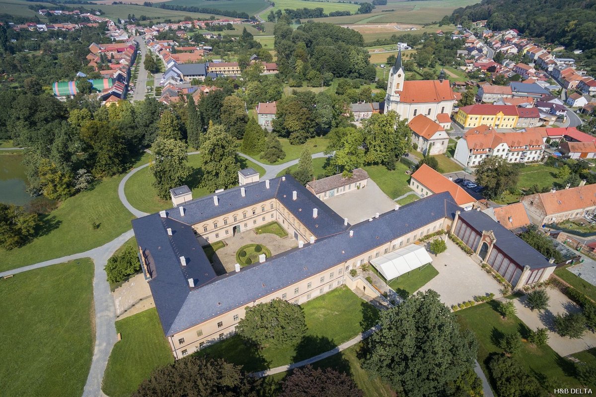 Obnova střech zámku Čechy pod Kosířem