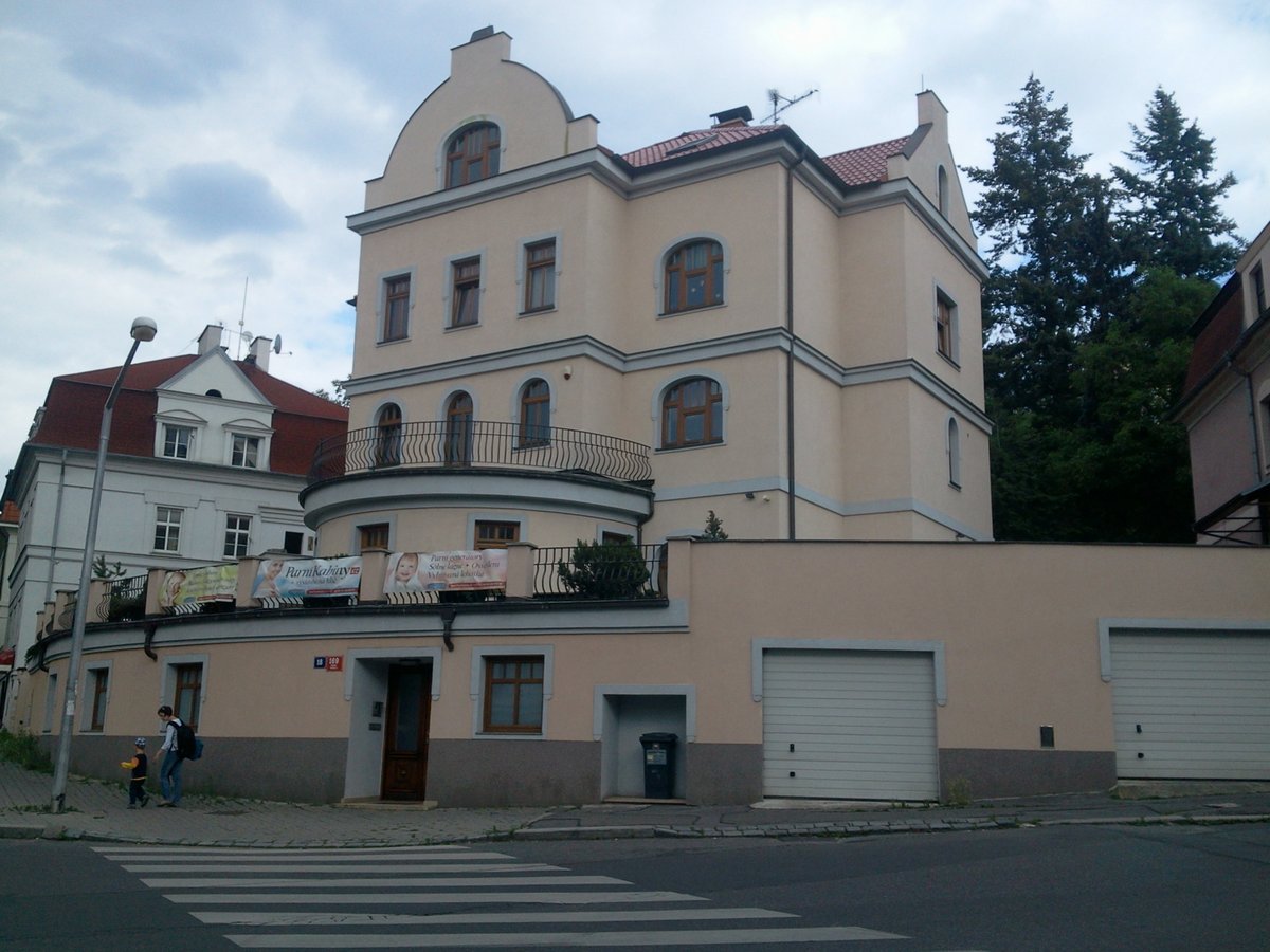Dostavba vily v Praze Podolí