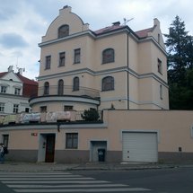 Dostavba vily v Praze Podolí